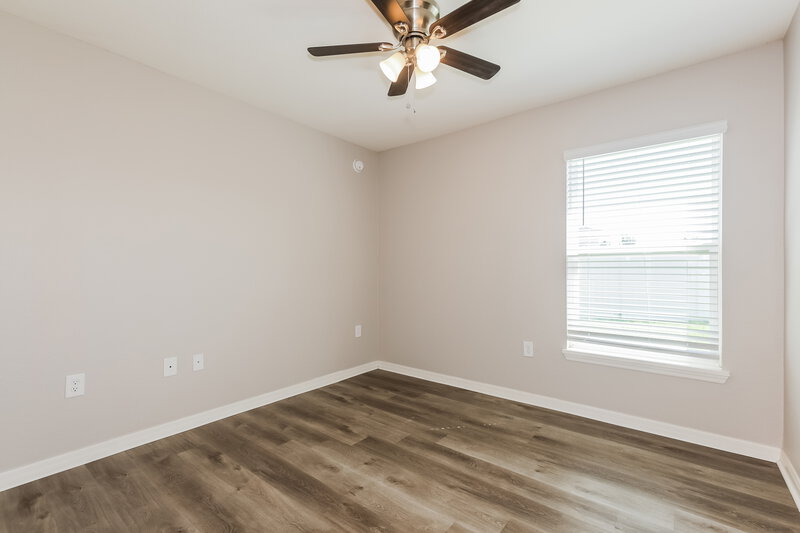 2,185/Mo, 6784 Hanworth Ln Zephyrhills, FL 33541 Main Bedroom View 2