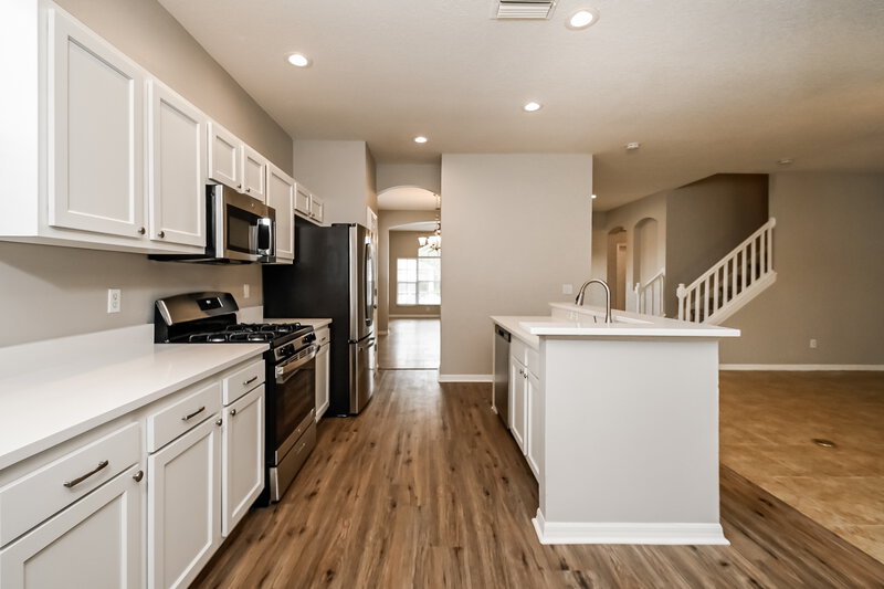 2,670/Mo, 2149 Brandon Park Cir Brandon, FL 33510 Kitchen View 2
