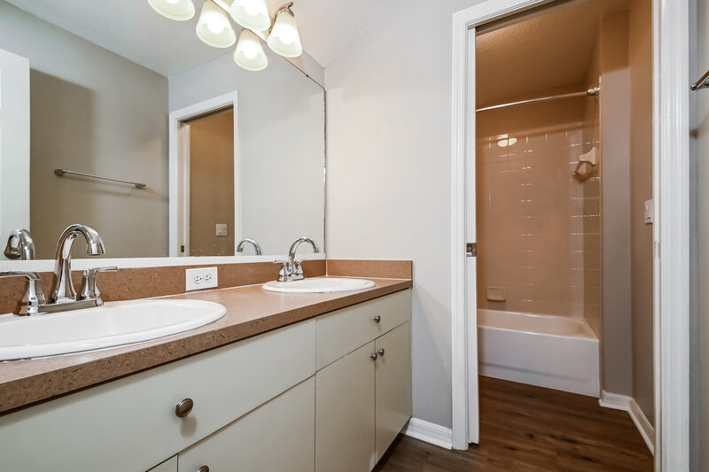 2,670/Mo, 2149 Brandon Park Cir Brandon, FL 33510 Bathroom View 2