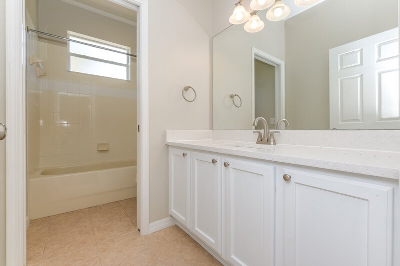 2,055/Mo, 4132 Braemere Dr Spring Hill, FL 34609 Bathroom View
