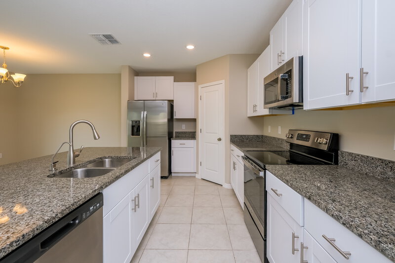 3,640/Mo, 6946 King Creek Dr Sun City Center, FL 33573 Kitchen View