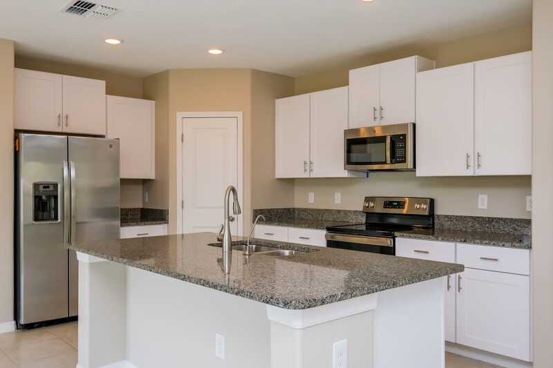 3,640/Mo, 6946 King Creek Dr Sun City Center, FL 33573 Kitchen View 2