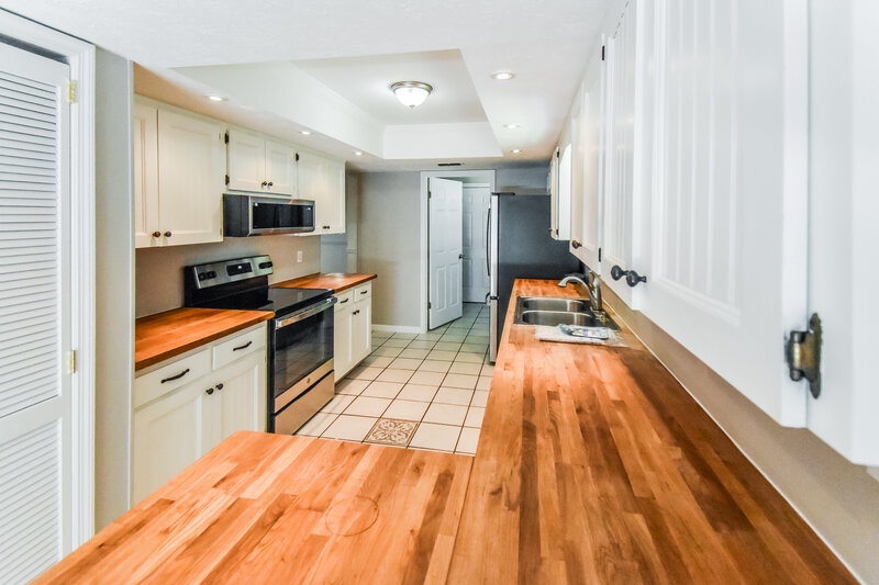 2,185/Mo, 704 Orchis Way Brandon, FL 33510 Kitchen View 2