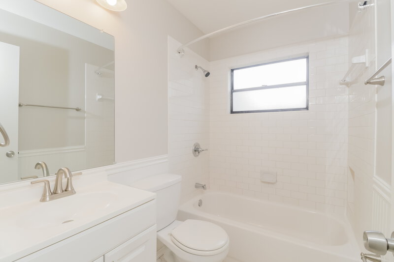 2,425/Mo, 15934 Mystic Way Tampa, FL 33624 Bathroom View