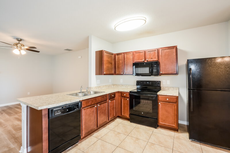2,060/Mo, 14427 Haddon Mist Dr Wimauma, FL 33598 Kitchen View