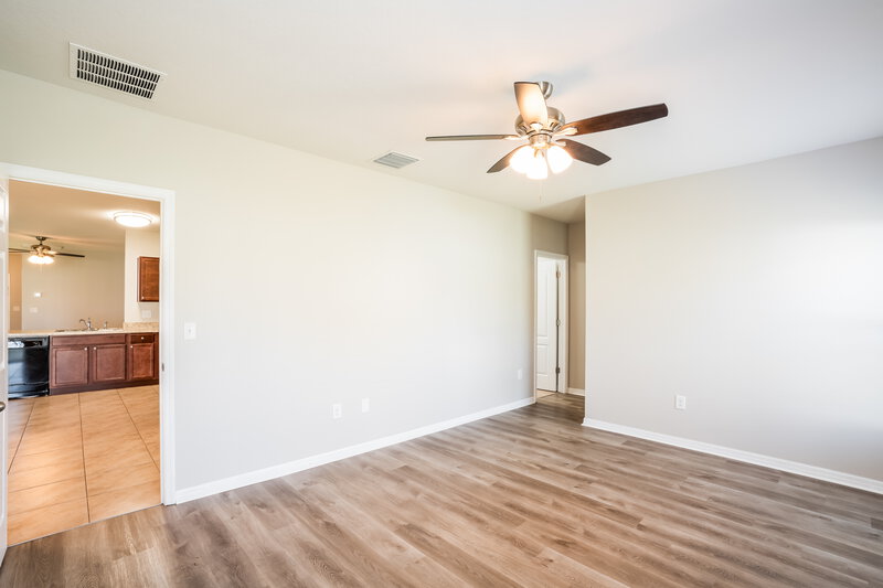 2,060/Mo, 14427 Haddon Mist Dr Wimauma, FL 33598 Main Bedroom View 2