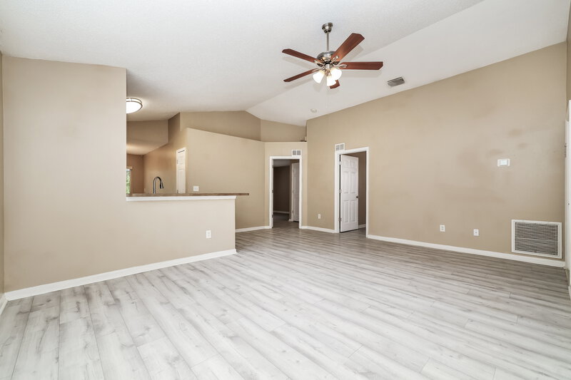 2,240/Mo, 6719 Summer Cove Dr Riverview, FL 33578 Living Room View