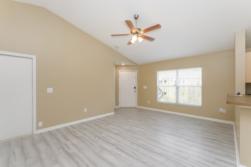 2,320/Mo, 6719 Summer Cove Dr Riverview, FL 33578 Living Room View 2