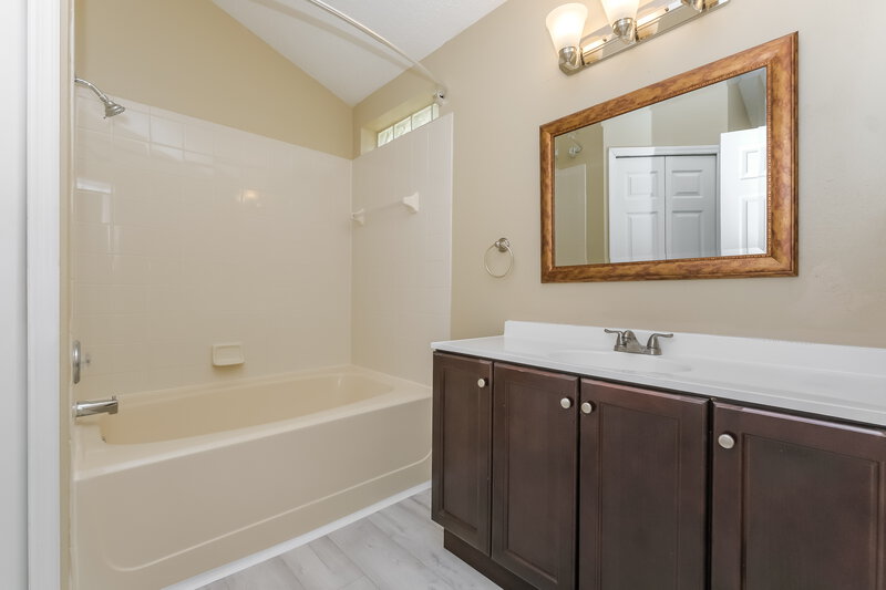 2,320/Mo, 6719 Summer Cove Dr Riverview, FL 33578 Main Bathroom View