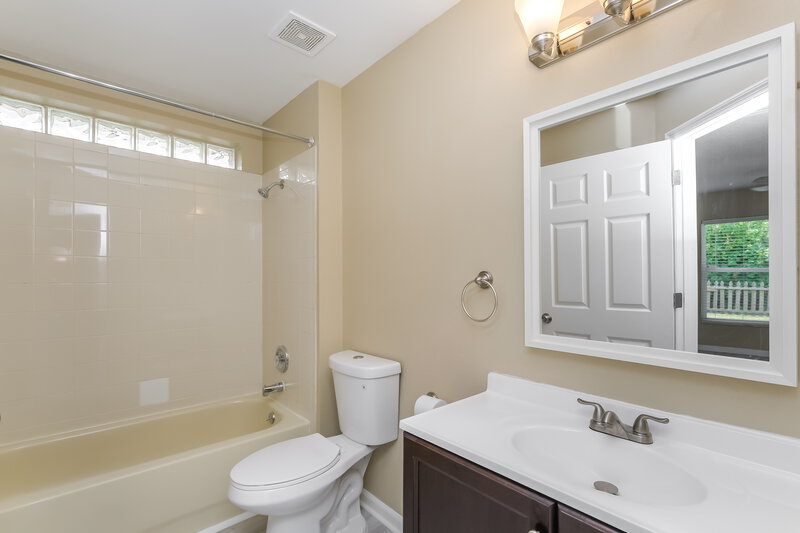 2,320/Mo, 6719 Summer Cove Dr Riverview, FL 33578 Bathroom View