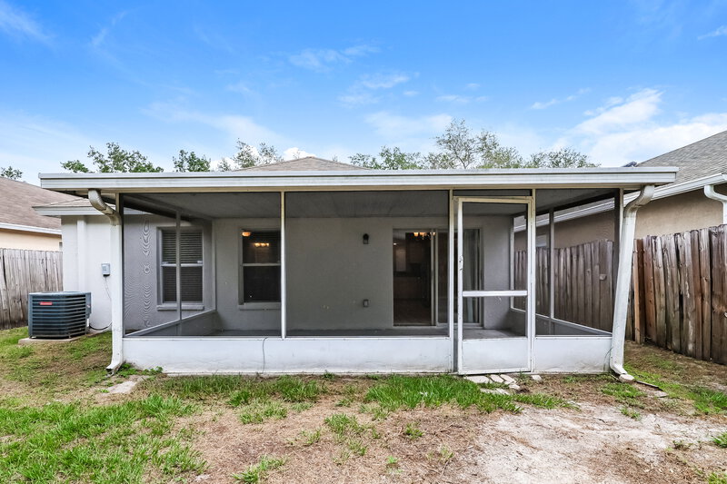 2,240/Mo, 6719 Summer Cove Dr Riverview, FL 33578 Rear View