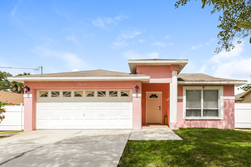 2,130/Mo, 9804 N Connechusett Rd Tampa, FL 33617 External View