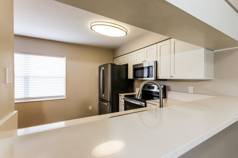 2,130/Mo, 9804 N Connechusett Rd Tampa, FL 33617 Kitchen View 2