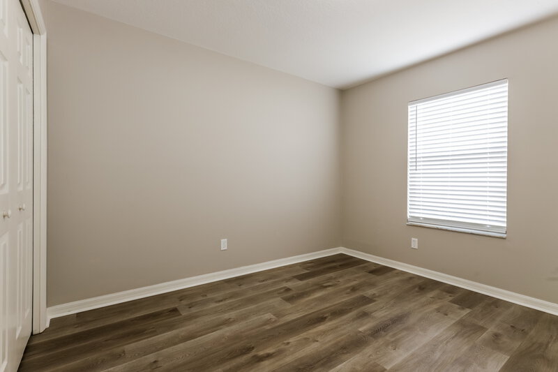 2,130/Mo, 9804 N Connechusett Rd Tampa, FL 33617 Bedroom View 3
