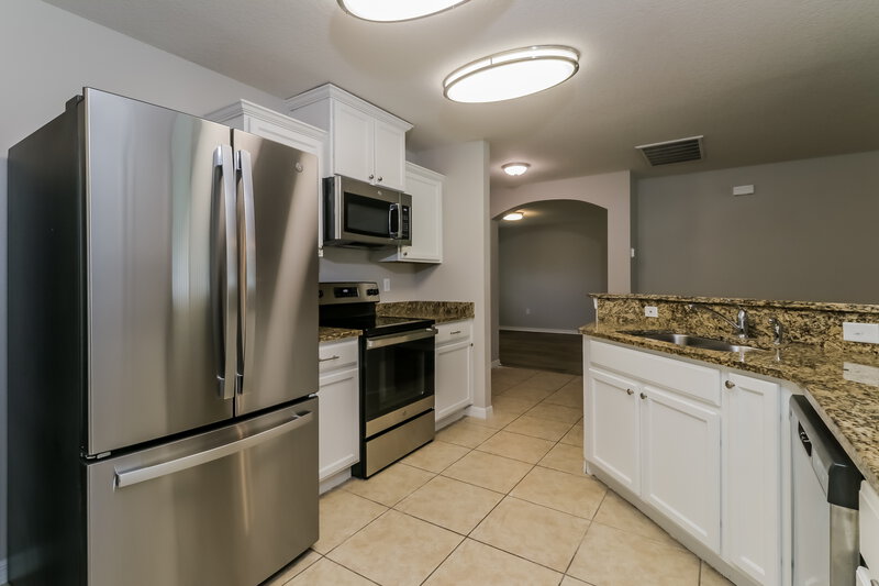 1,795/Mo, 30979 Satinleaf Run Brooksville, FL 34602 Kitchen View