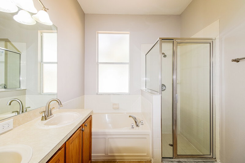 1,875/Mo, 13499 Teaberry Ln Spring Hill, FL 34609 Main Bathroom View