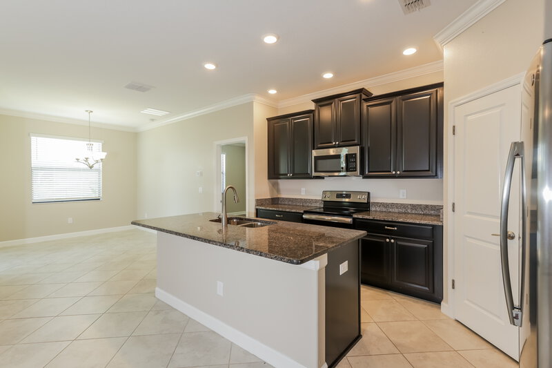 2,480/Mo, 9902 Ivory Dr Sun City Center, FL 33573 Kitchen View 2