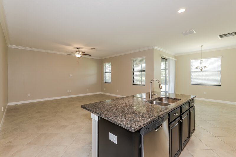 2,480/Mo, 9902 Ivory Dr Sun City Center, FL 33573 Kitchen View 3
