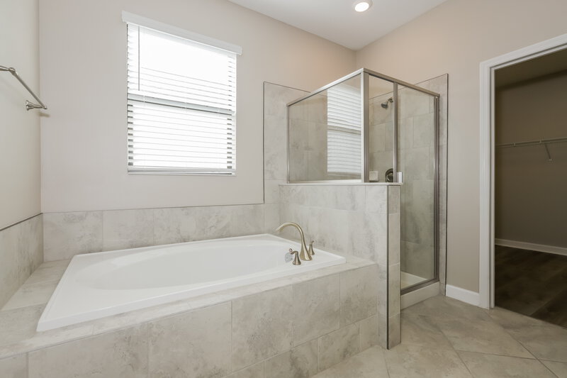 2,480/Mo, 9902 Ivory Dr Sun City Center, FL 33573 Main Bathroom View