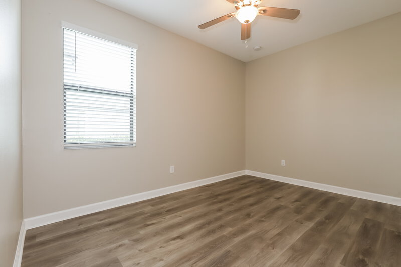 2,480/Mo, 9902 Ivory Dr Sun City Center, FL 33573 Bedroom View