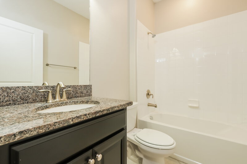 2,480/Mo, 9902 Ivory Dr Sun City Center, FL 33573 Bathroom View