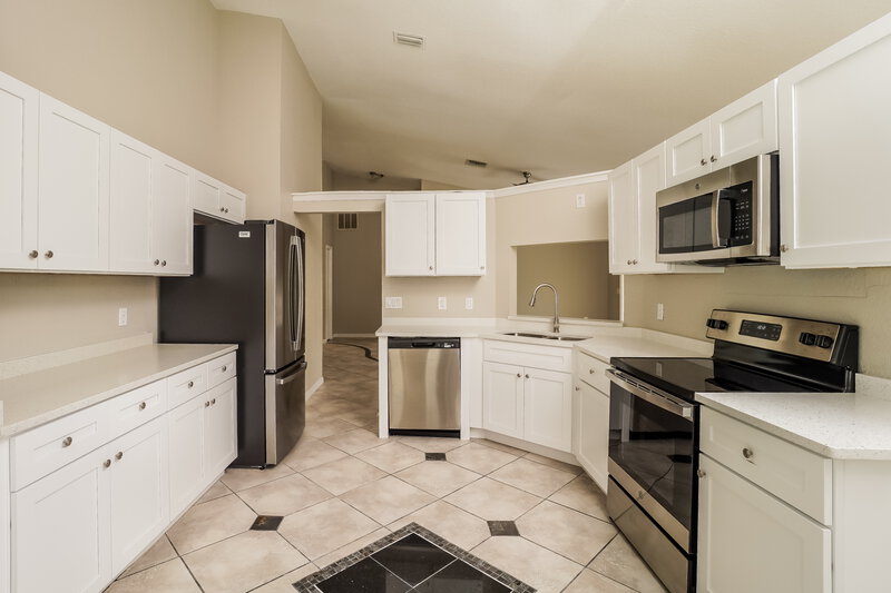 2,735/Mo, 4606 Sawgrass Blvd New Port Richey, FL 34653 Kitchen View 2