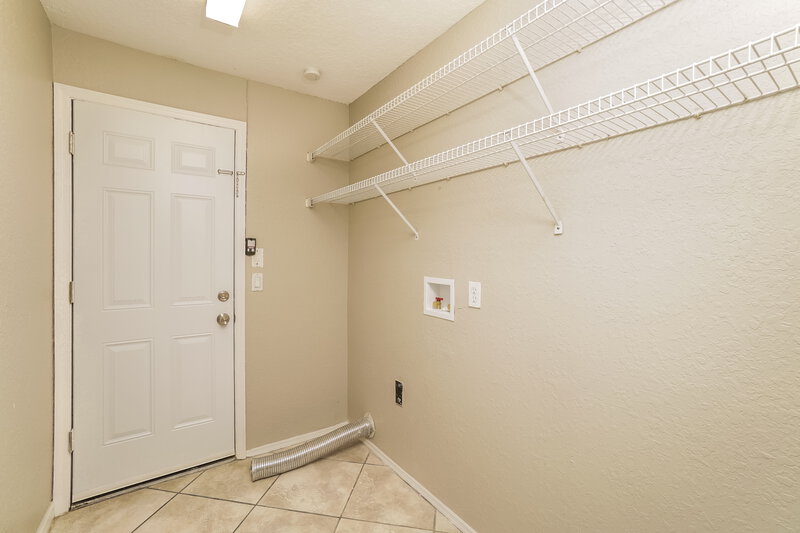 2,735/Mo, 4606 Sawgrass Blvd New Port Richey, FL 34653 Laundry Room View