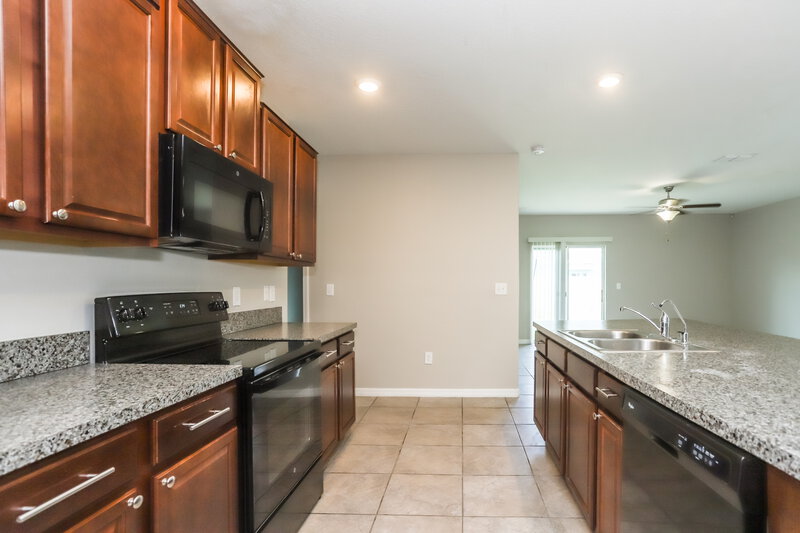 2,735/Mo, 15419 Dark Star Ln Sun City Center, FL 33573 Kitchen View 2