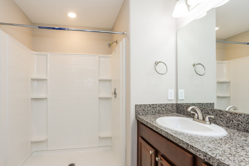 2,735/Mo, 15419 Dark Star Ln Sun City Center, FL 33573 Bathroom View