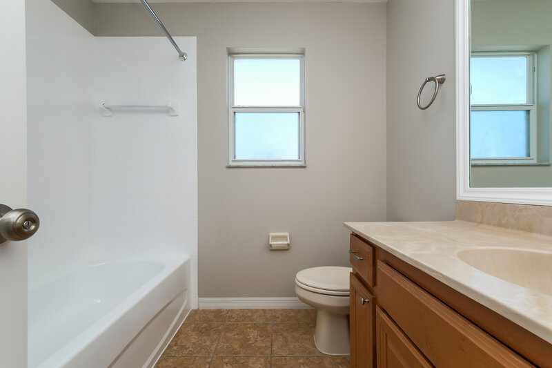 2,430/Mo, 12204 Citrus Leaf Dr Gibsonton, FL 33534 Misc View 16