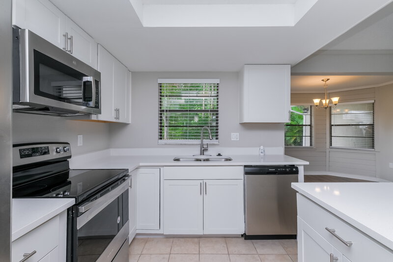 1,995/Mo, 7746 Deer Foot Dr New Port Richey, FL 34653 Kitchen View