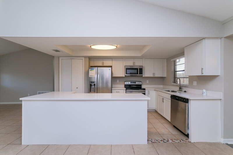 1,995/Mo, 7746 Deer Foot Dr New Port Richey, FL 34653 Kitchen View 2