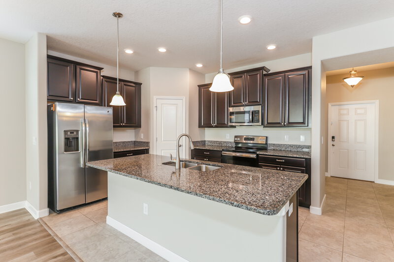 2,265/Mo, 10129 Count Fleet Dr Ruskin, FL 33573 Kitchen View