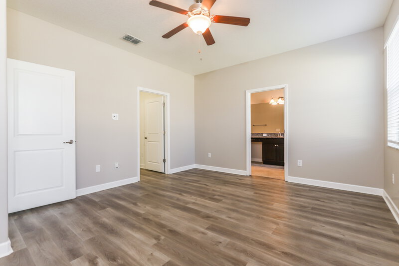 2,265/Mo, 10129 Count Fleet Dr Ruskin, FL 33573 Main Bedroom View