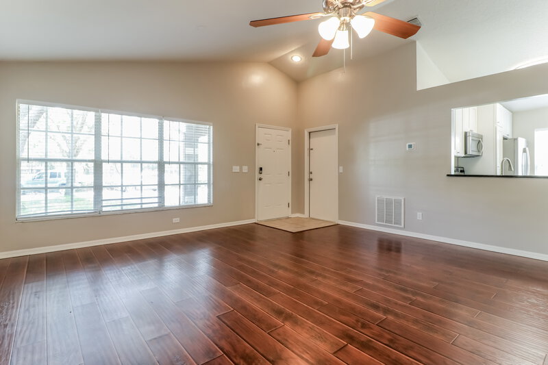 1,995/Mo, 14909 Stag Creek Cir Lutz, FL 33559 Living Room View