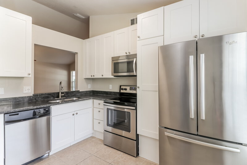 1,995/Mo, 14909 Stag Creek Cir Lutz, FL 33559 Kitchen View