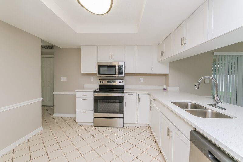 2,325/Mo, 6134 Staunton Dr Holiday, FL 34690 Kitchen View