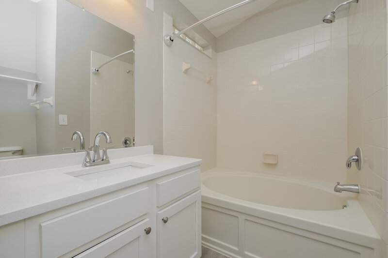 1,960/Mo, 8618 Hawbuck St Trinity, FL 34655 Main Bathroom View