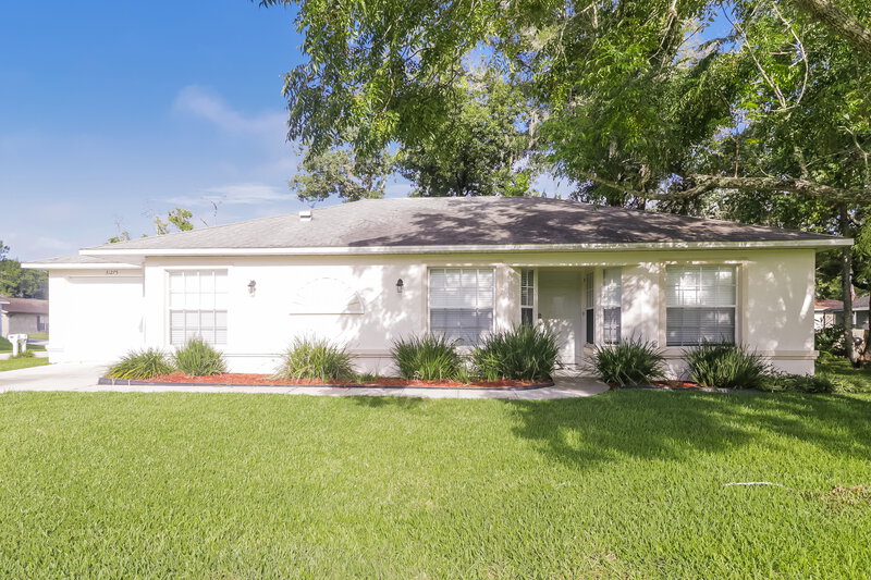 1,725/Mo, 31275 Lancewood Dr Brooksville, FL 34602 Front View