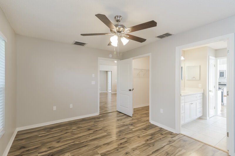 1,725/Mo, 31275 Lancewood Dr Brooksville, FL 34602 Main Bedroom View