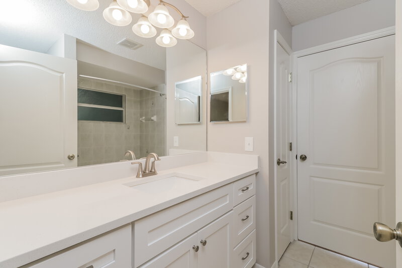 1,725/Mo, 31275 Lancewood Dr Brooksville, FL 34602 Main Bathroom View