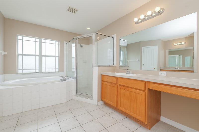 2,390/Mo, 2613 Palesta Dr Trinity, FL 34655 Main Bathroom View 2