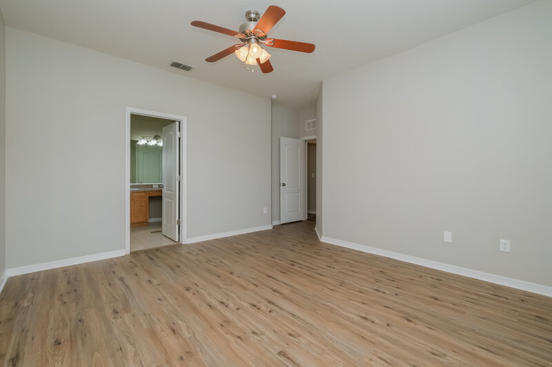 3,180/Mo, 14143 Holly Hammock Ln Brooksville, FL 34613 Main Bedroom View 2