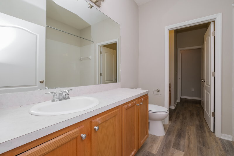 3,180/Mo, 14143 Holly Hammock Ln Brooksville, FL 34613 Main Bathroom View 2