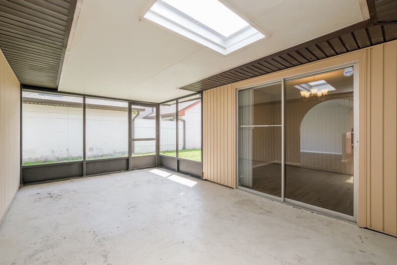 2,590/Mo, 7016 Drury St Tampa, FL 33635 Sun Room View