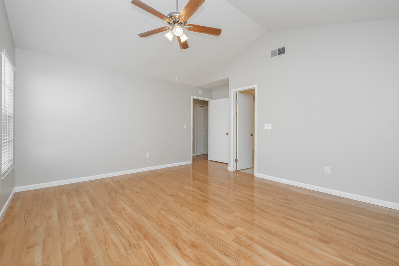 2,590/Mo, 7016 Drury St Tampa, FL 33635 Main Bedroom View 2