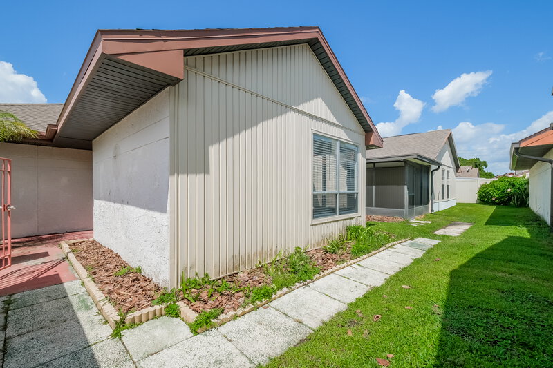 2,590/Mo, 7016 Drury St Tampa, FL 33635 Rear View