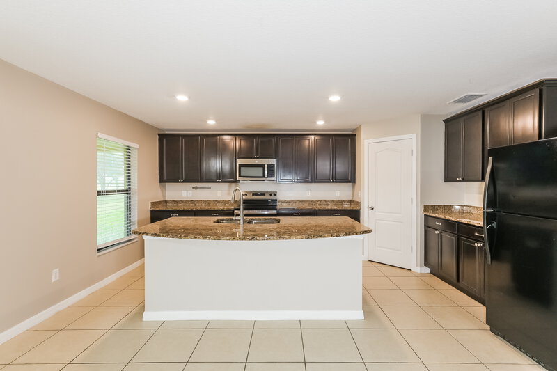 2,470/Mo, 7014 Redbay Dr Brooksville, FL 34602 Kitchen View