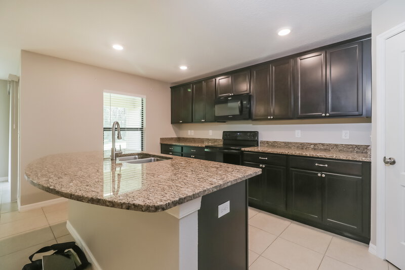 3,950/Mo, 7014 Redbay Dr Brooksville, FL 34602 Kitchen View 2