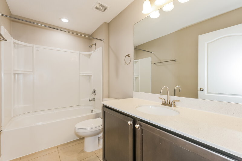 2,470/Mo, 7014 Redbay Dr Brooksville, FL 34602 Bathroom View 2